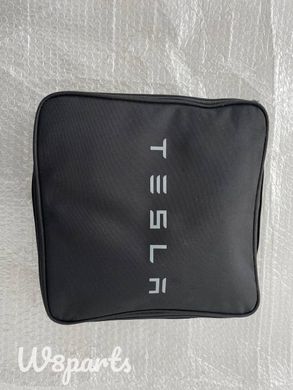 Зарядний пристрій 32 А для Tesla